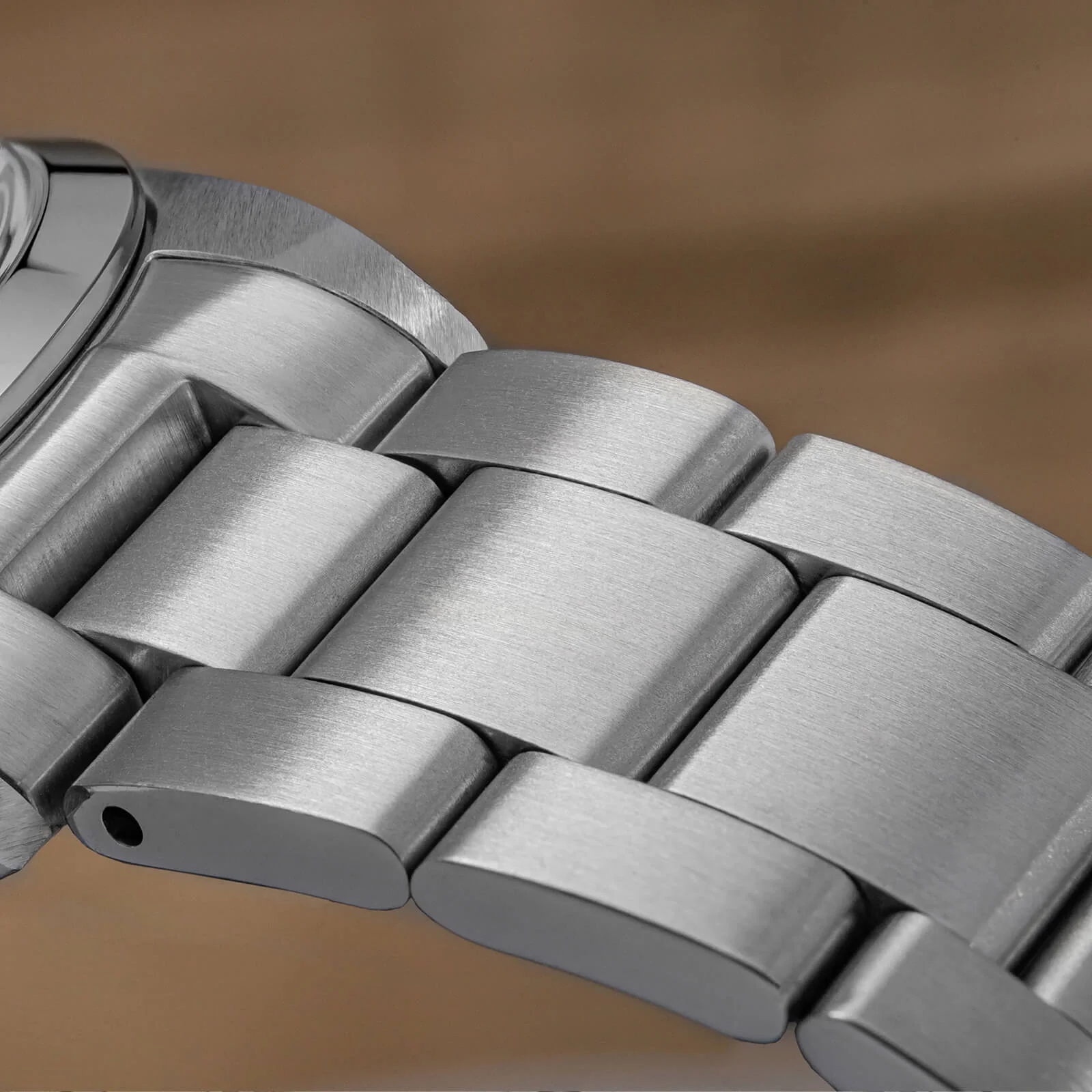 🔥Summer Sale🔥ADDIESDIVE Elegance Collection GMT Quartz Watch AD2065 - Image 11